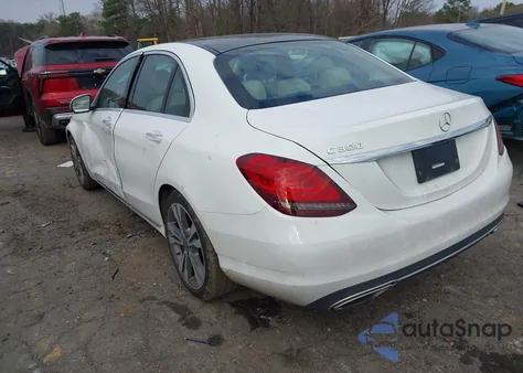 2021 Mercedes-Benz C 300 Sedan z USA, uszkodzony, nr VIN W1KWF8DB2MR606717